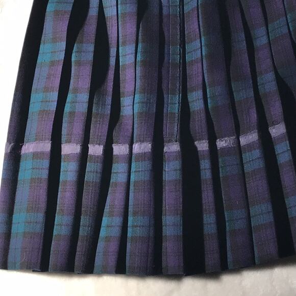 Classic Blue and Green Pleated Skirt. S - Picture 4 of 4